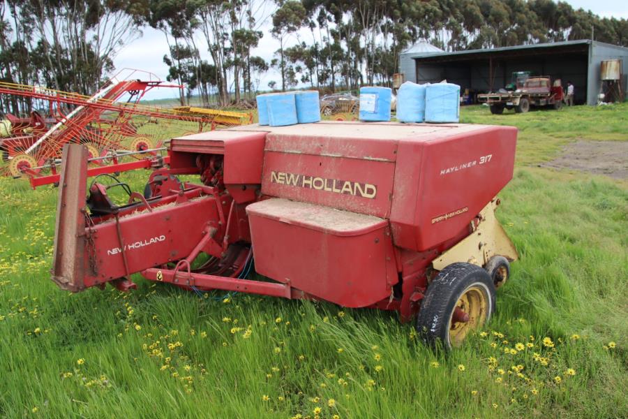 Lot 41 New Holland 317 Small Square Baler AuctionsPlus