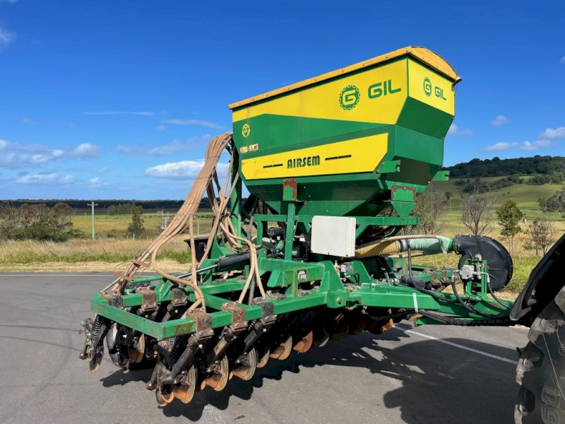 Lot Gil Air Seeder Auctionsplus