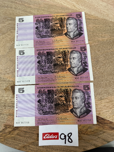 Lot X Commonwealth Of Australia Five Dollar Notes Consecutive