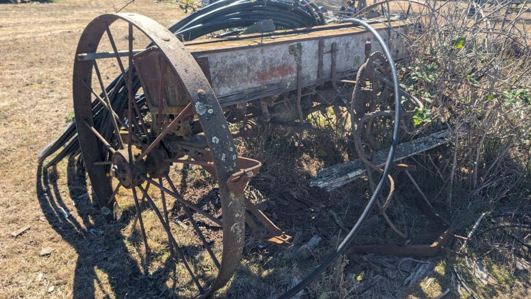 Lot Seed Drill Parts Poly Pipe Auctionsplus