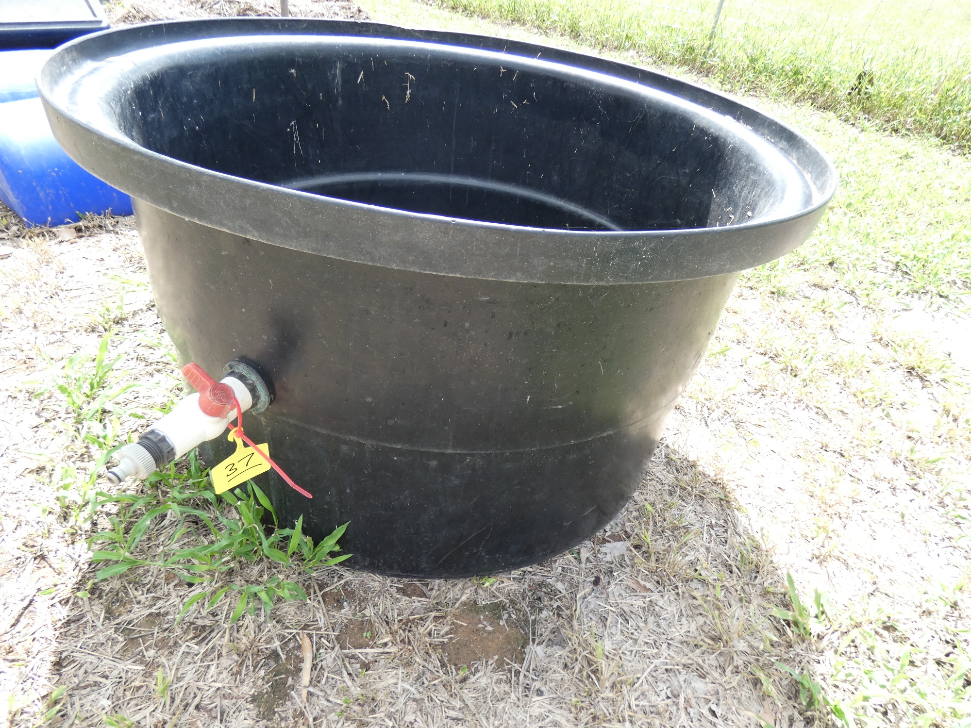 Lot 37 - Trough | AuctionsPlus