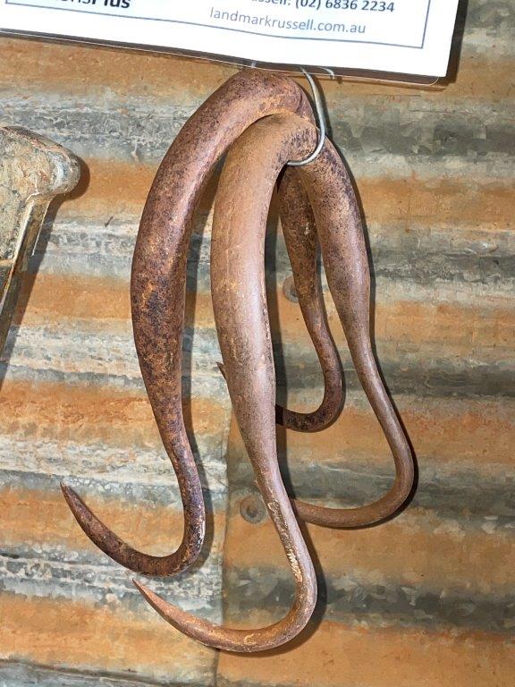 Lot 654 LARGE BALE HOOKS AuctionsPlus