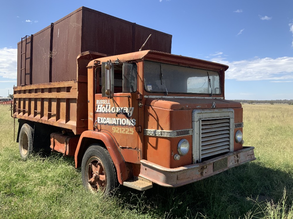 Lot 20 IH C1800 Tipper single Axil 6354 Perkins AuctionsPlus