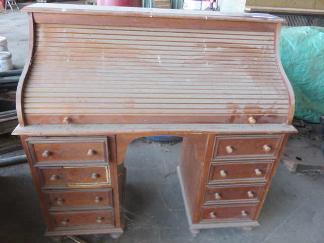 Fine woodworking roll top desk