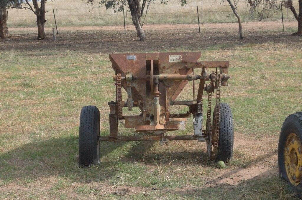 Lot 39 Crump super spreader AuctionsPlus