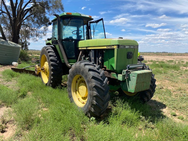 LOT 3 FWA Tractor AuctionsPlus