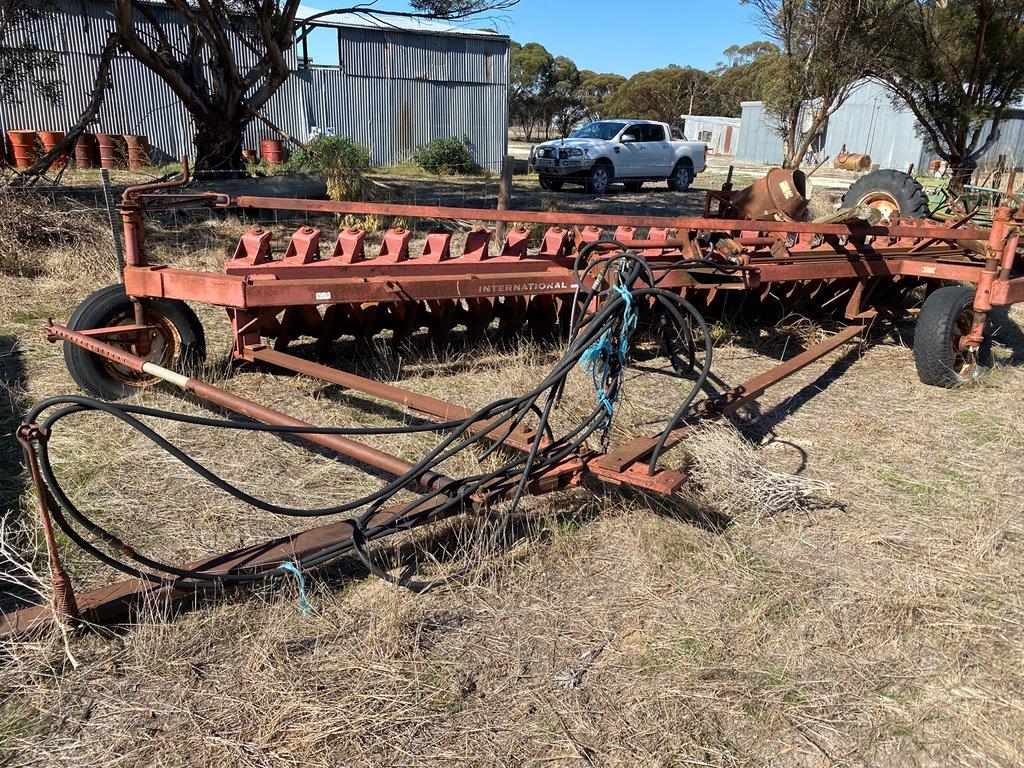 Lot 31 - International 22 one way disc | AuctionsPlus