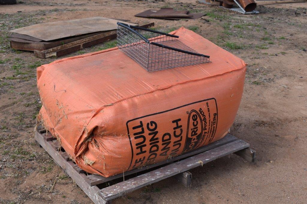 Lot 41 4 x Coprice rice hull bedding AuctionsPlus