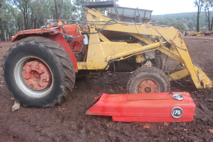 LOT 26 - Massey Ferguson 175 Front End Loader | AuctionsPlus