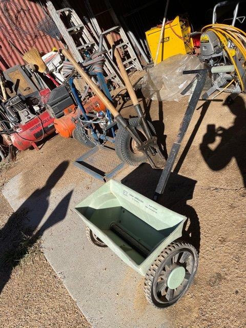 Lot 78 - EZ Drop spreader | AuctionsPlus