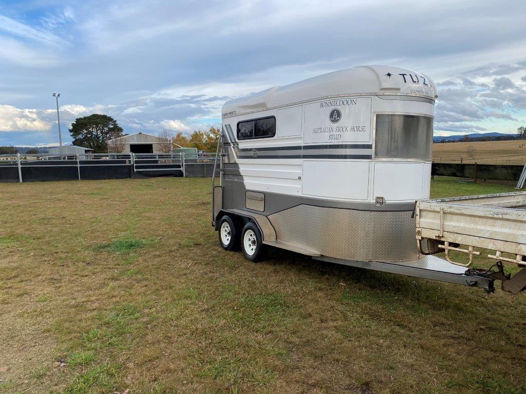 Lot 18 Extended Horse Float AuctionsPlus