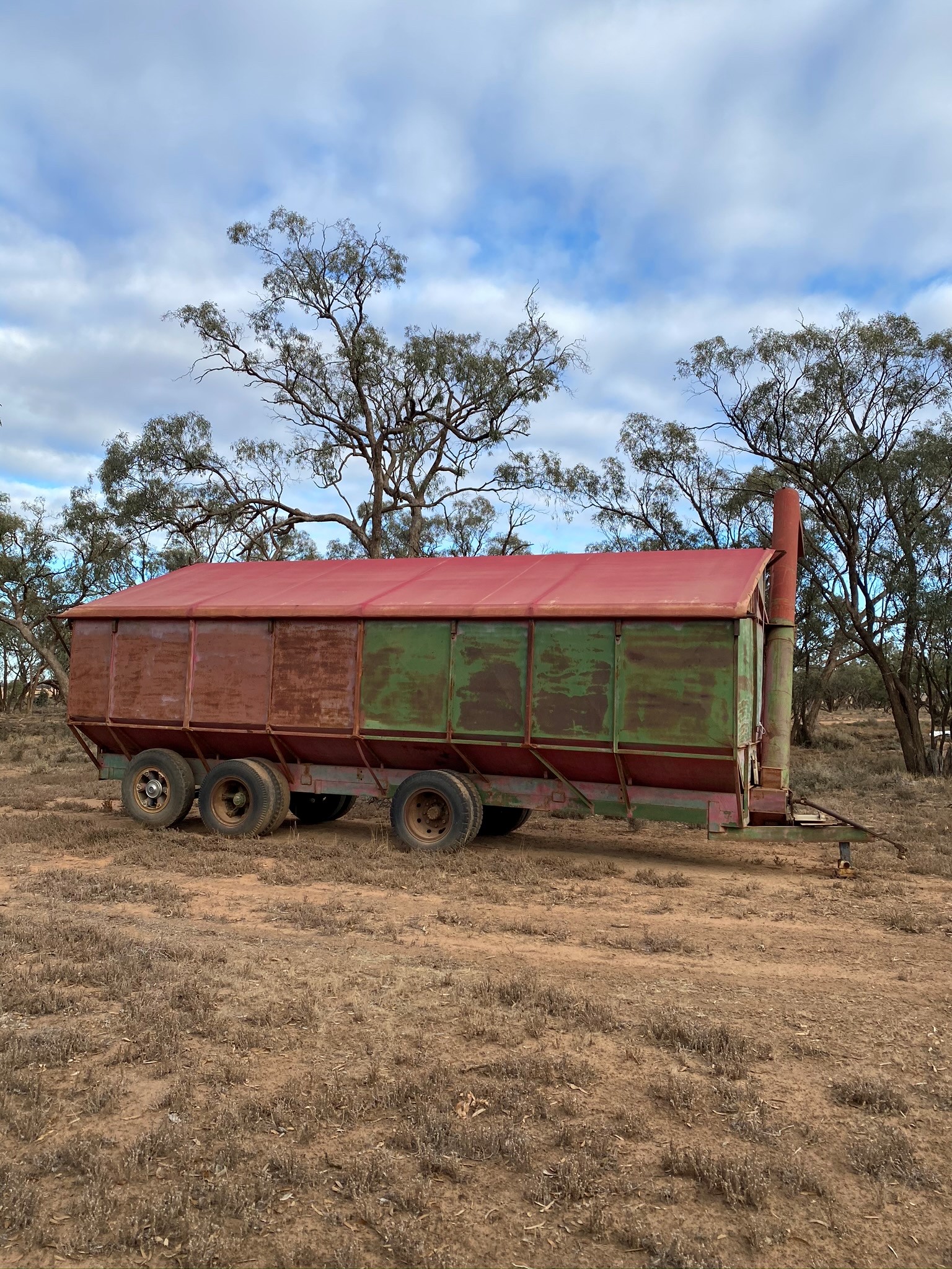 lot 23 Mother bin AuctionsPlus
