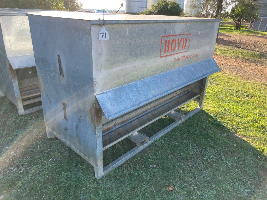 Lot 71 - Boyd sheep lick feeder with pallet fork slippers; | AuctionsPlus