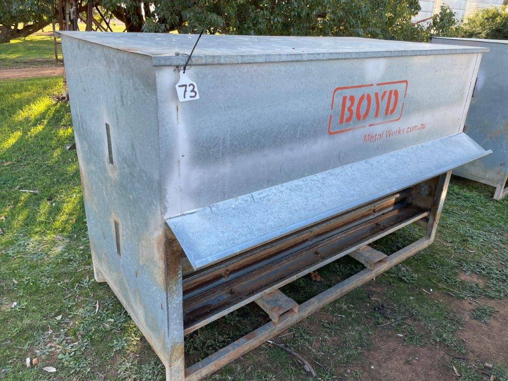 Lot 73 Boyd sheep lick feeder with pallet fork slippers; AuctionsPlus