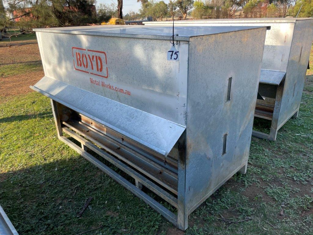 Lot 75 Boyd sheep lick feeder; AuctionsPlus