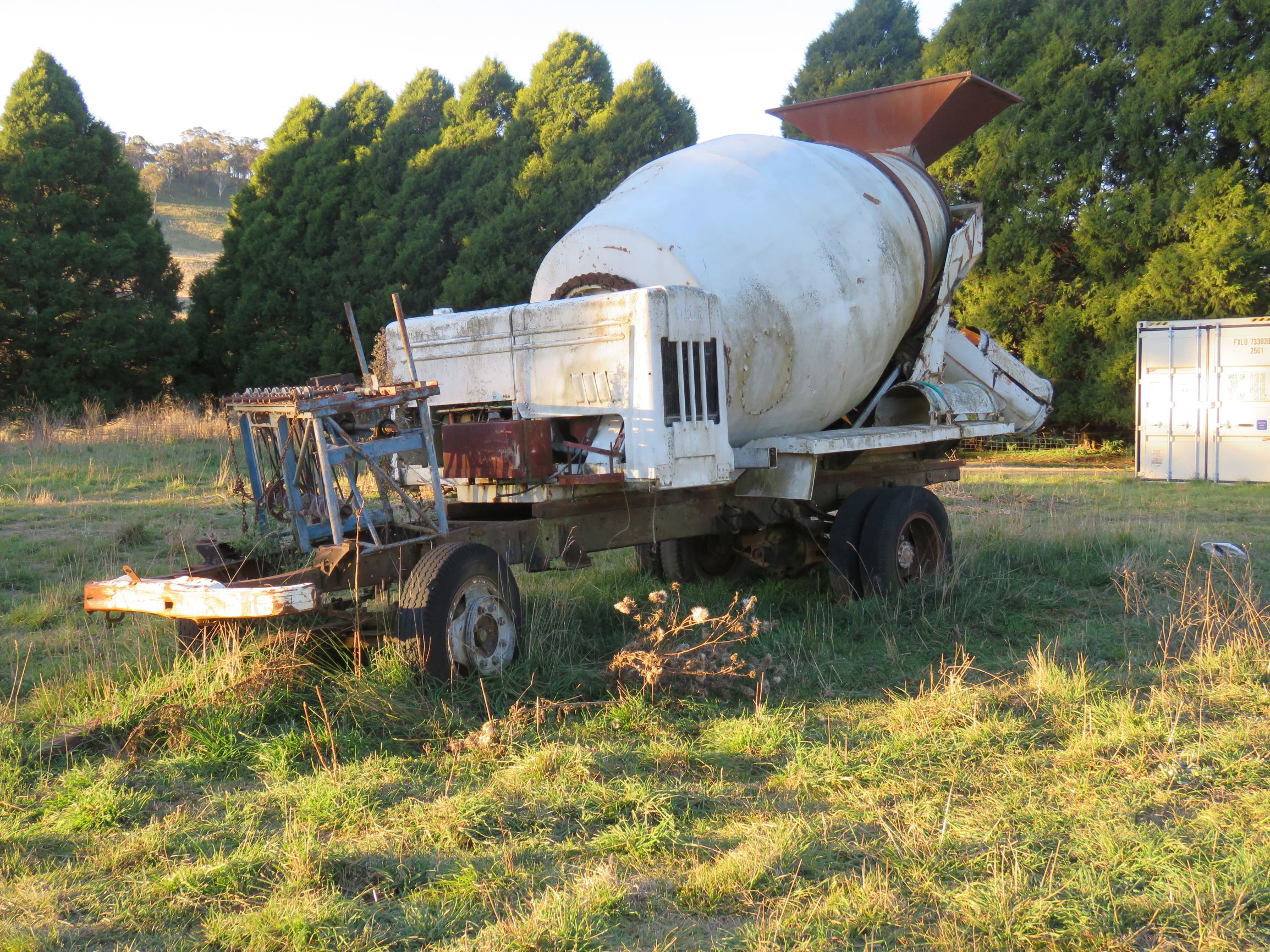 Lot 26 Cement mixer AuctionsPlus
