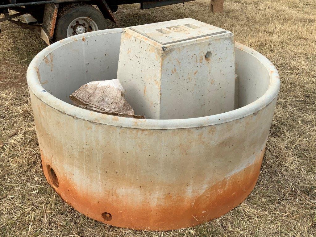 Lot 98 Concrete water trough AuctionsPlus
