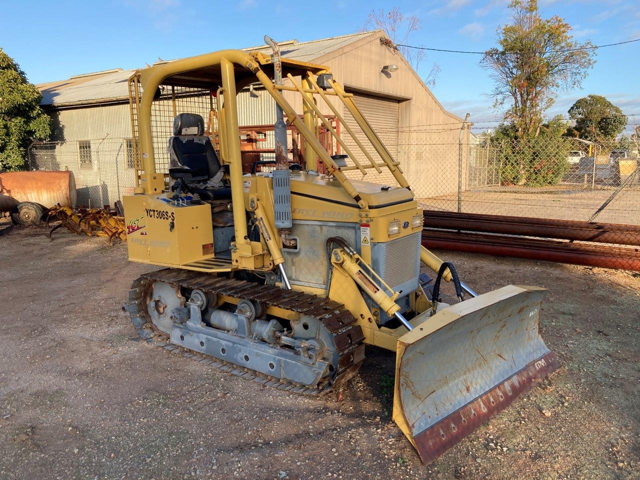 Lot 10 Eastwind YCT 306SS Farm Boss crawler AuctionsPlus