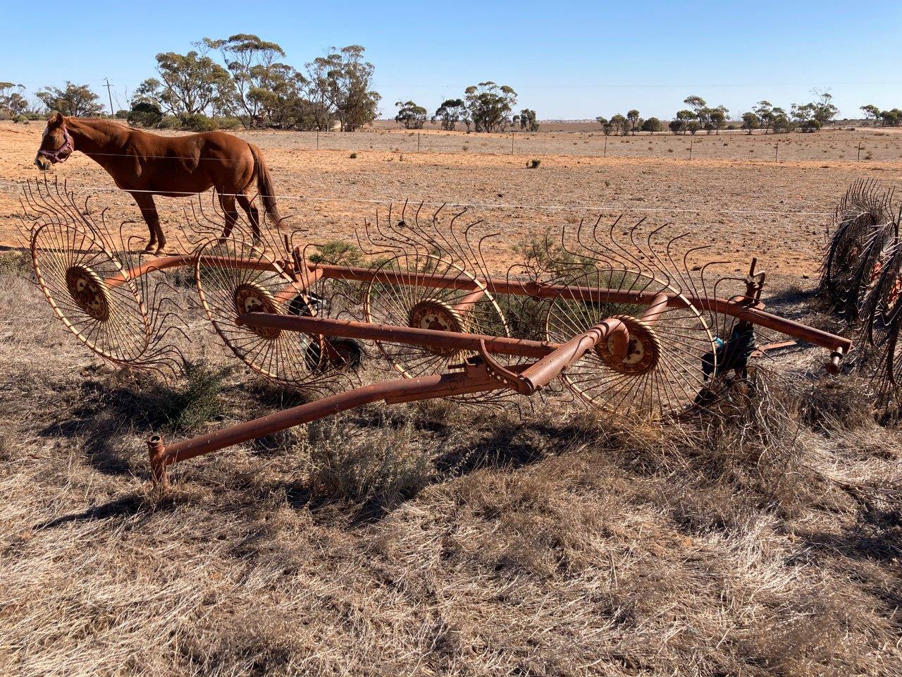 Lot 68 - Trailing hay rake | AuctionsPlus