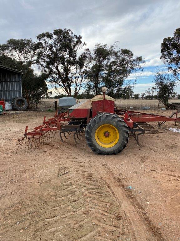 6 Napier Grasslands 419 Combine AuctionsPlus