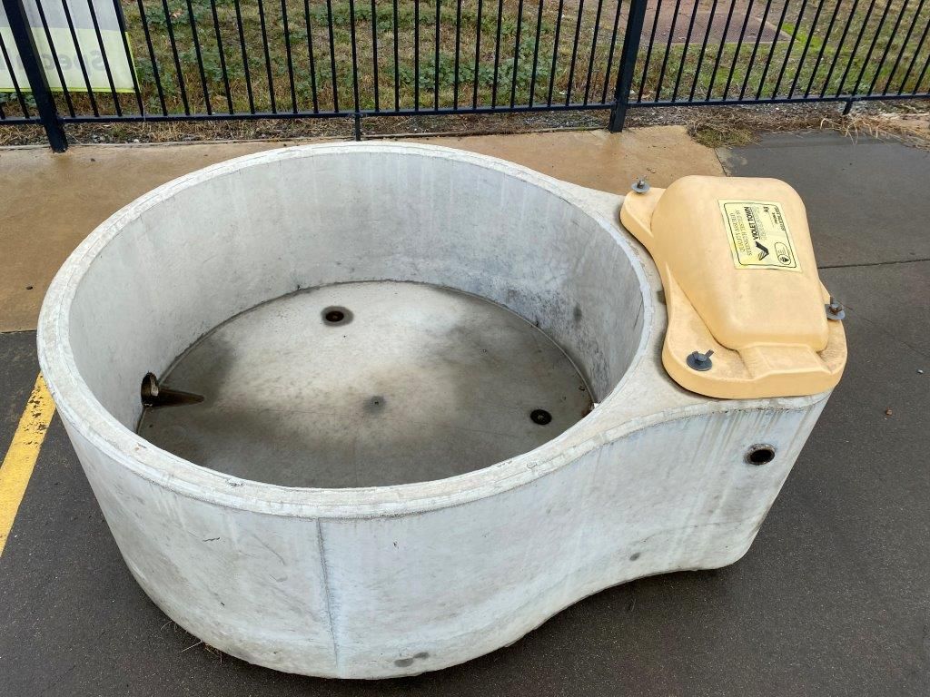 Lot 47 Violet Town Concrete Round Cattle Trough AuctionsPlus
