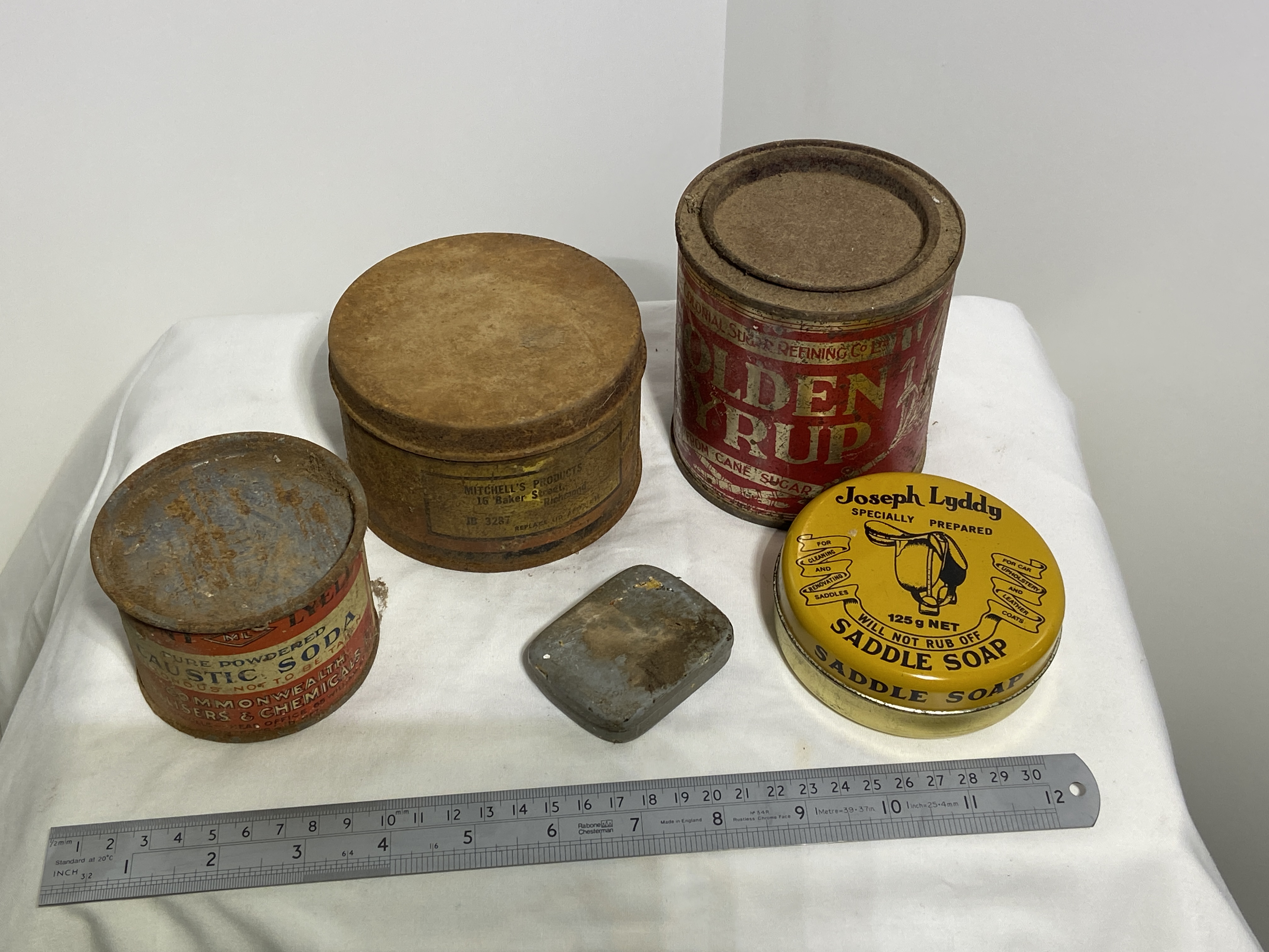 Lot 29 - Miscellaneous Tins 