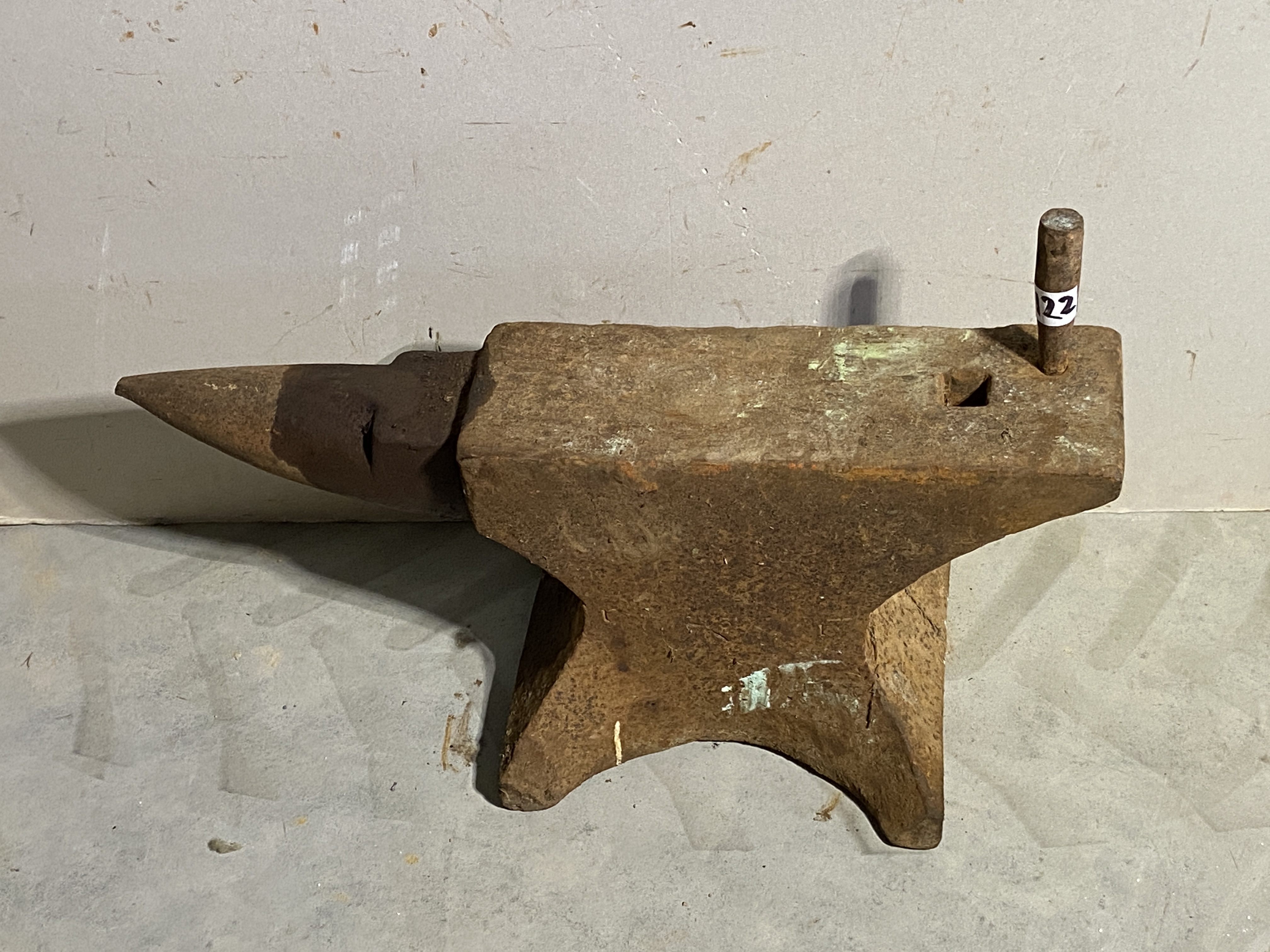 Lot 1122 - Antique Anvil | AuctionsPlus