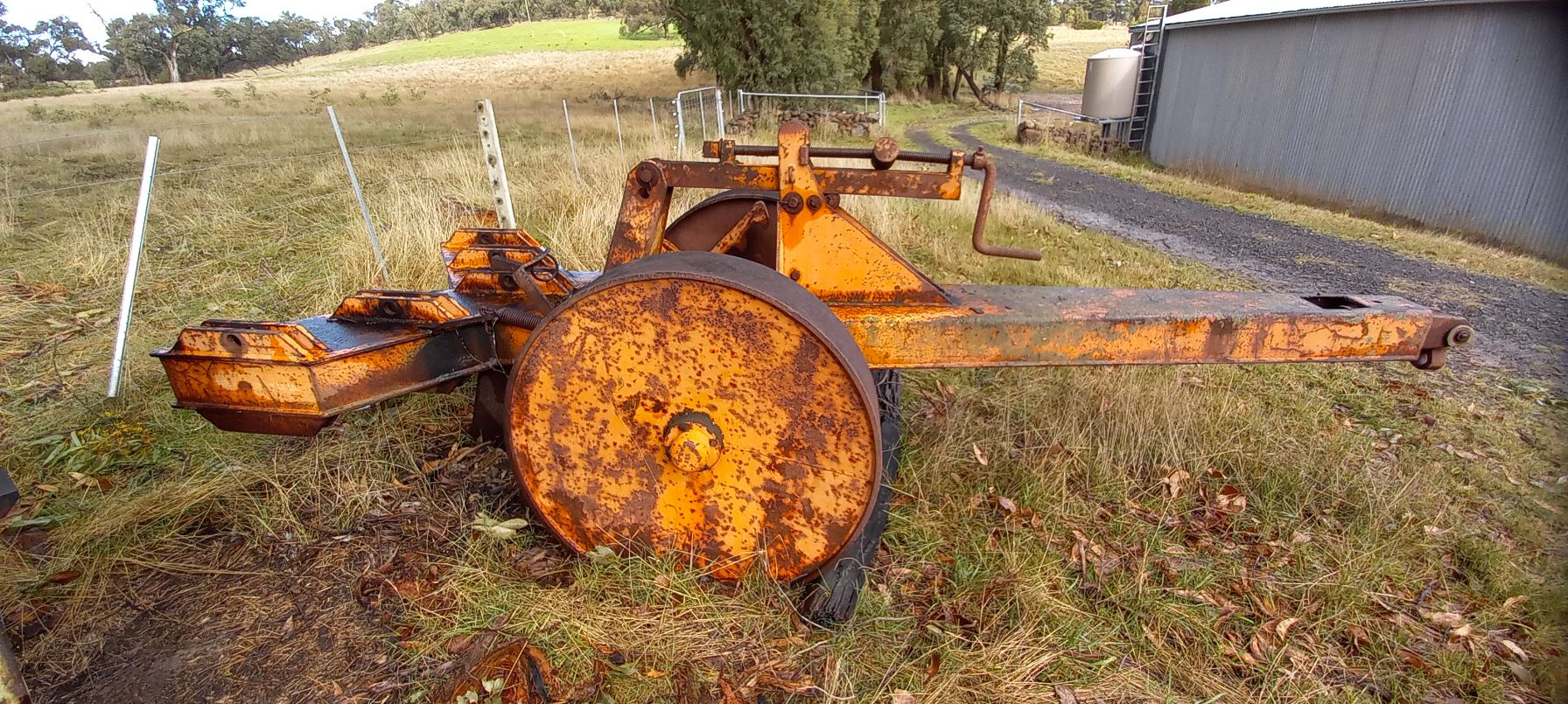 Lot 23 - Britstand Ripper | AuctionsPlus