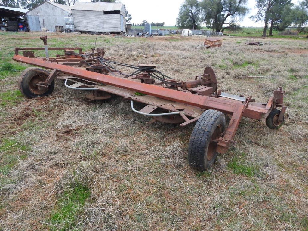 Lot 103 - Loxton 13' Slasher | AuctionsPlus