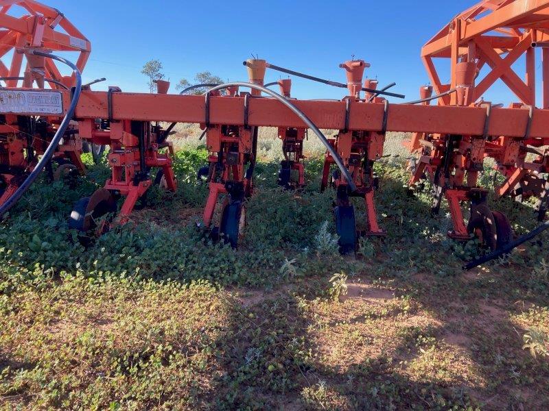 Lot 8 Rogro Ground Hound 60 ft Bar AuctionsPlus