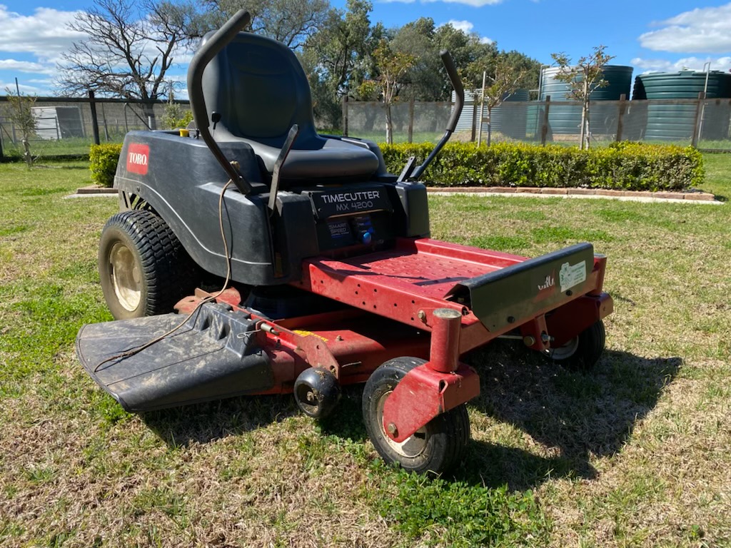 Lot 81 2017 Toro Timecutter MX4200 42 Zero Turn Mower