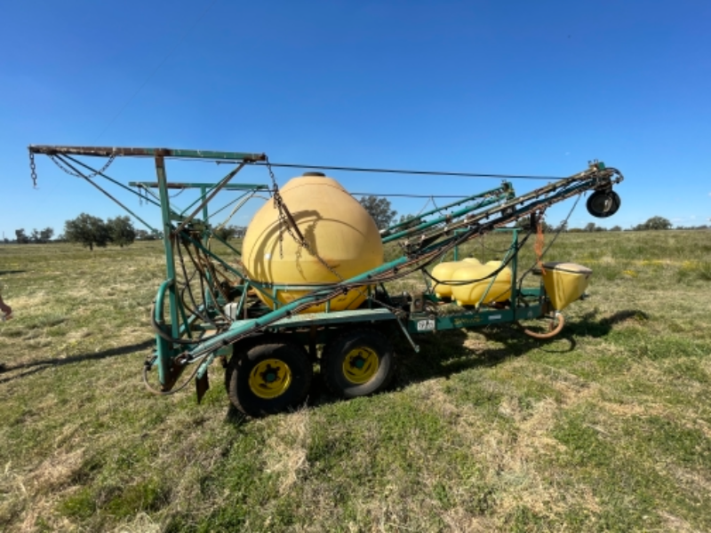 Lot 7 - Spray rig | AuctionsPlus