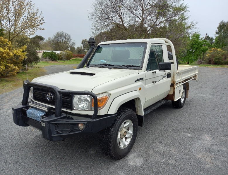 Lot 34 - 2012 Toyota Landcruiser GX Ute | AuctionsPlus