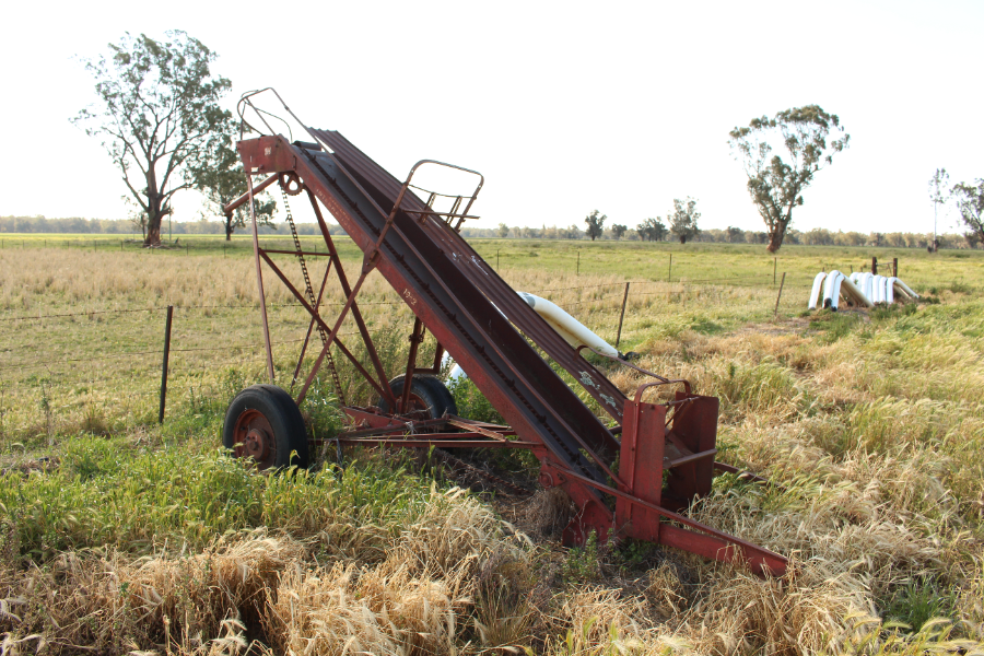 Lot 49 International hay elevator AuctionsPlus