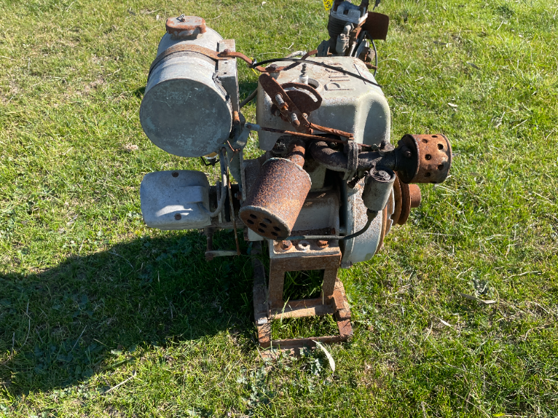 Lot 696 - Pilot Stationary Engine 