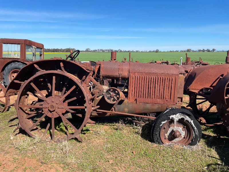 Lot 905 McCormick Deering 2236 Tractor AuctionsPlus