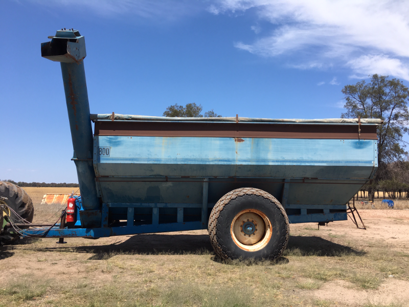 Lot 126 - Kinze 600/HD 800 24t Chaser Bin | AuctionsPlus