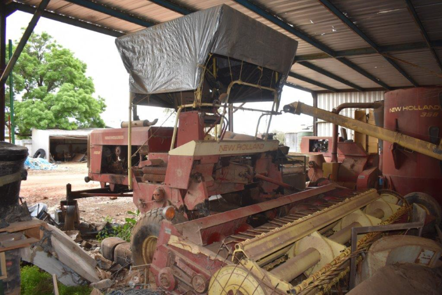 Lot 185 New Holland 1100 self propelled hay mower AuctionsPlus