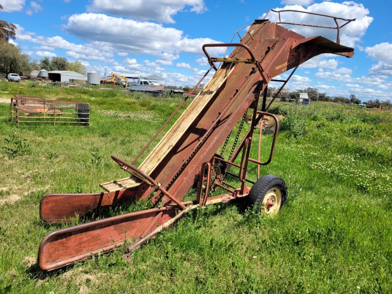 Lot 24 New Holland 471 Small Square Bale Elevator AuctionsPlus   1637704910822647203 1c3f1730 5d3e 46b0 Ac92 B554b4481246 