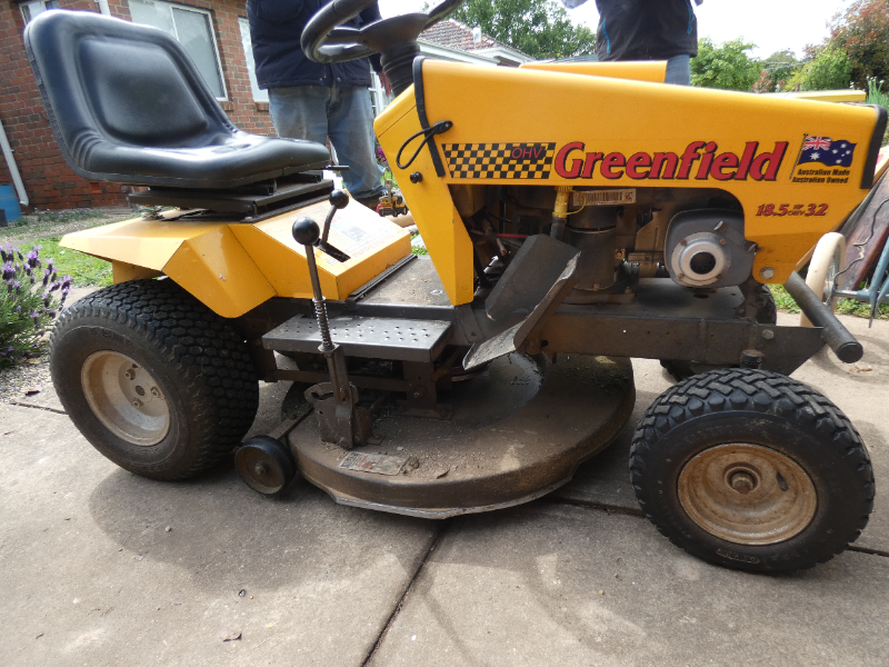 Lot 102 GREENFIELD 18.5HP RIDE ON MOWER FASTCUT 32 AuctionsPlus