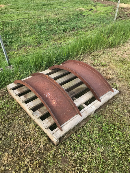 Lot 73 - Pipe Crossover ramps | AuctionsPlus