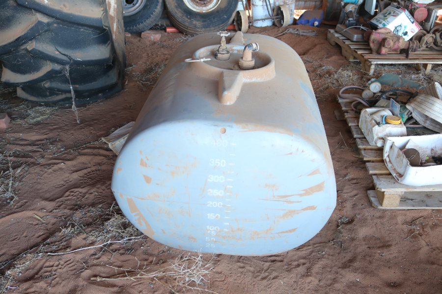 Lot 60 400 litre poly tank AuctionsPlus