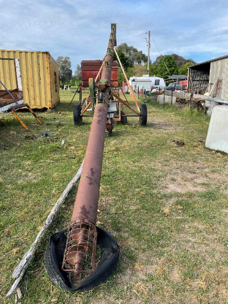 Lot 68 - 4ft 9'', fast flow Auger | AuctionsPlus