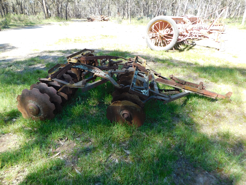 Lot 32 offset disc plow AuctionsPlus