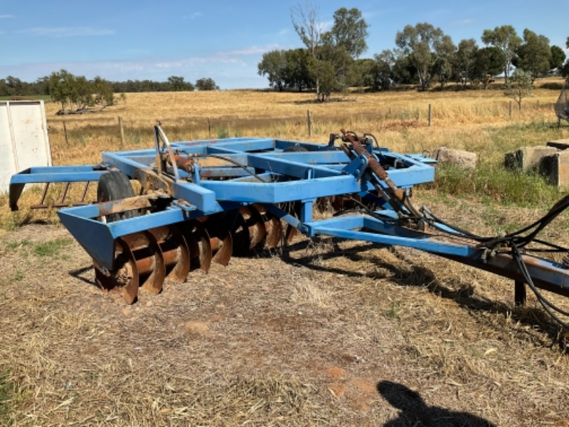 Lot 20 - Grizzley Offset Discs | AuctionsPlus