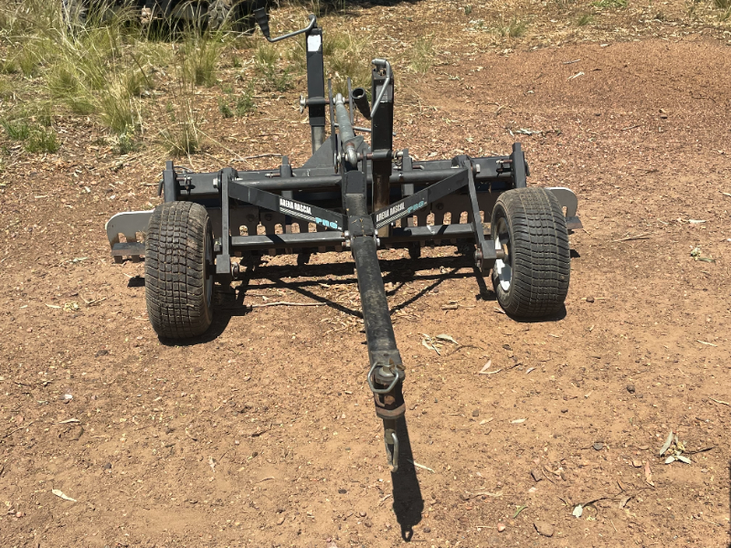Lot 47 - Arena Rake | AuctionsPlus