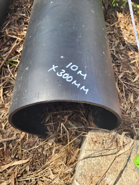 Lot 154 - Poly pipe 10m x 300mm | AuctionsPlus