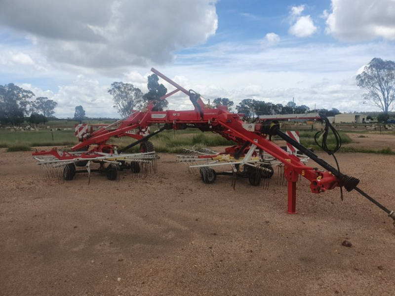 Lot 94 - 2014 Pottinger rotary hay rake | AuctionsPlus