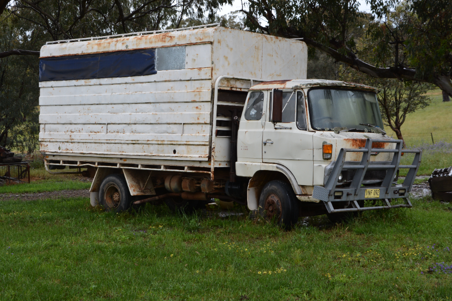 Lot 16 - 1981 Hino Truck | AuctionsPlus