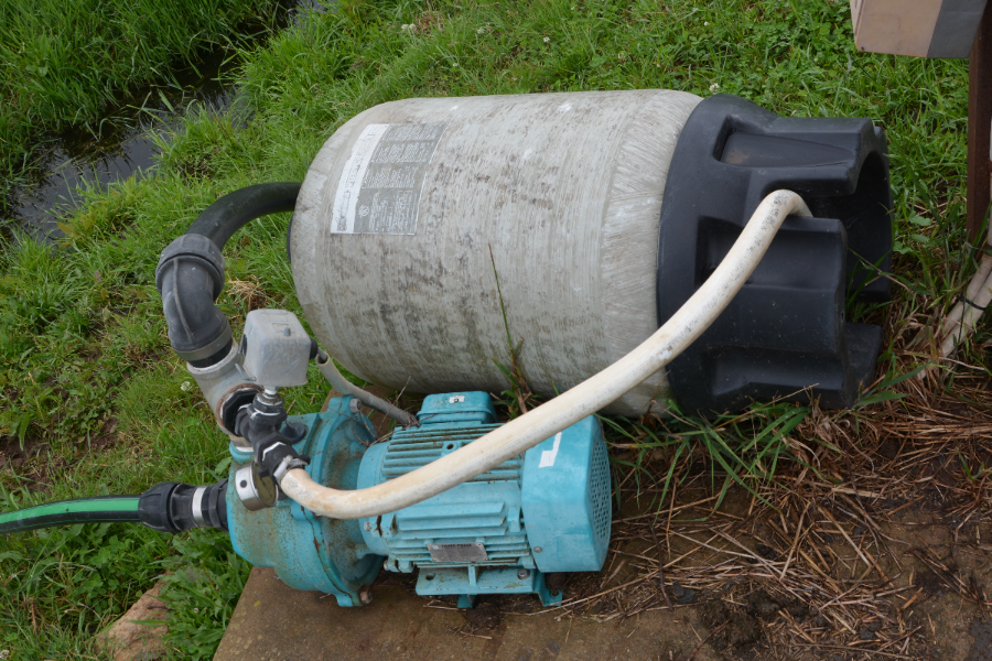 Lot 76 Onga Pressure Pump AuctionsPlus